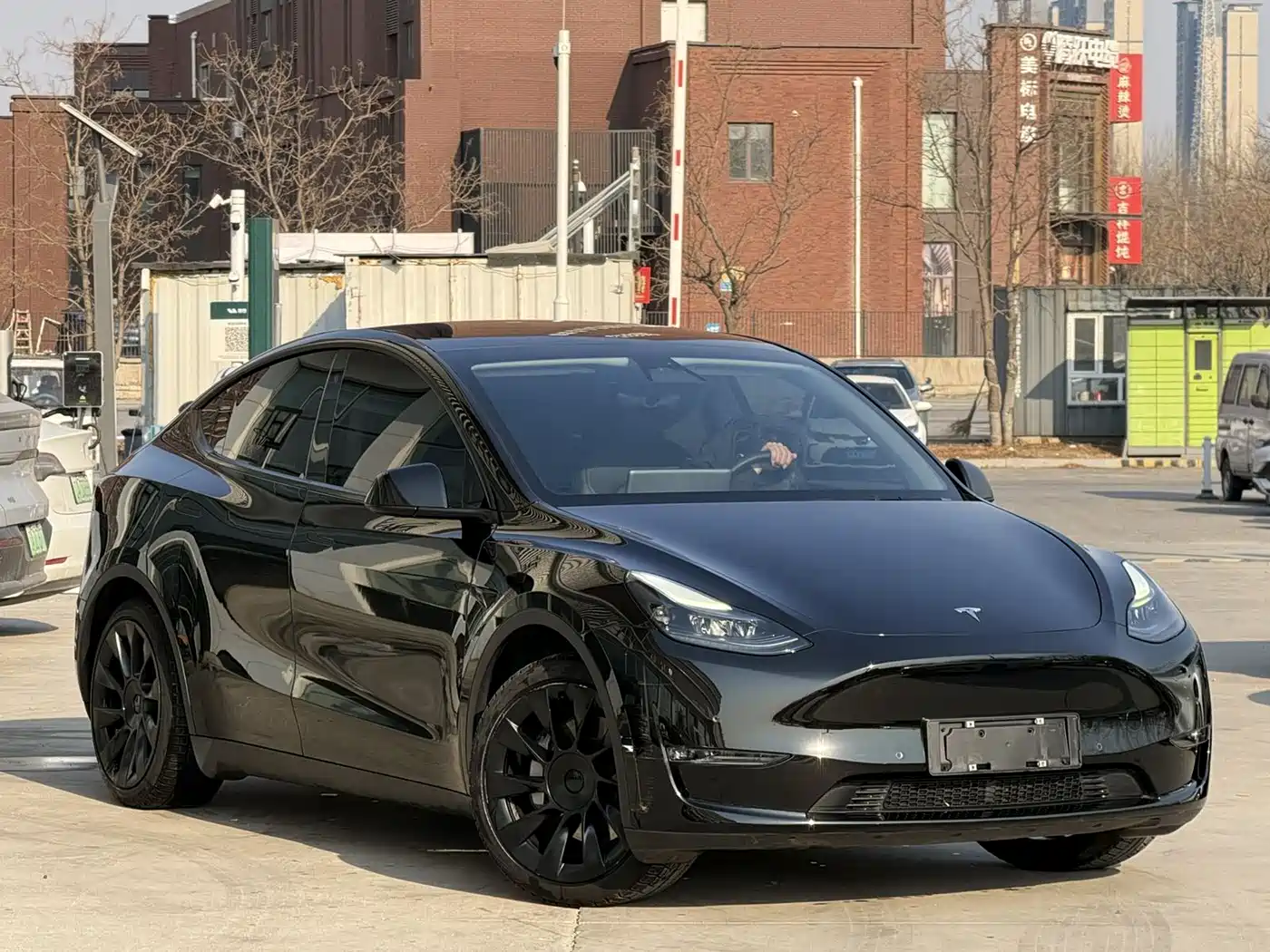 TESLA MODEL Y