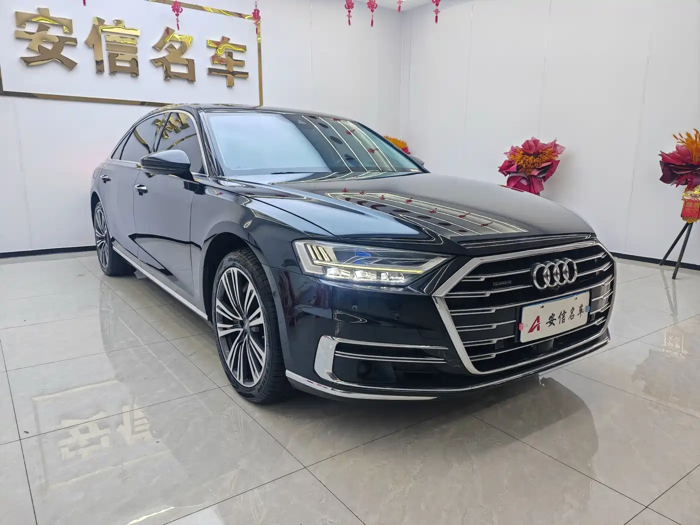 Фото 3 - Audi A8