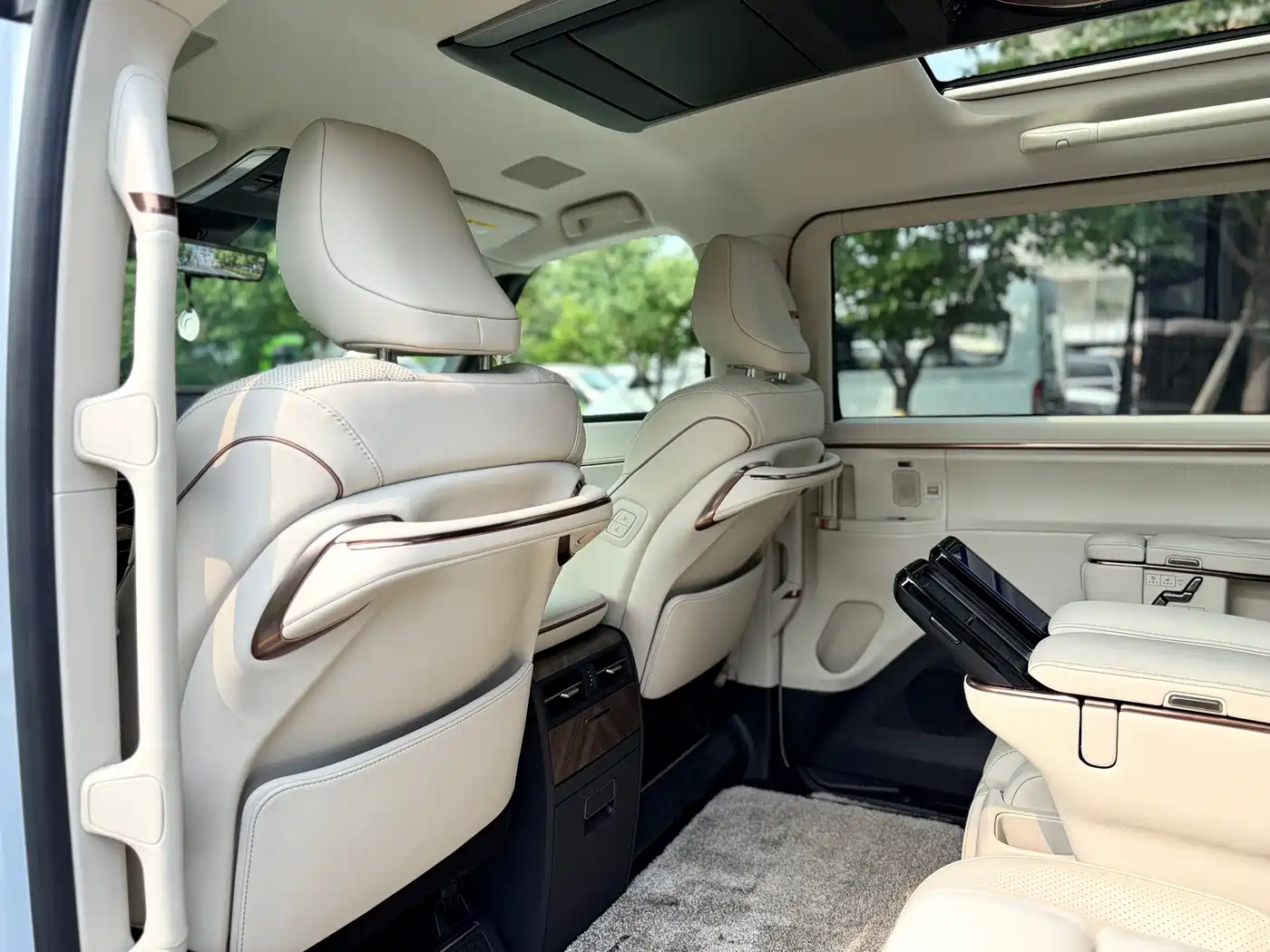 Lexus LM 2026 2023 350h 7-Seater Elegance Edition