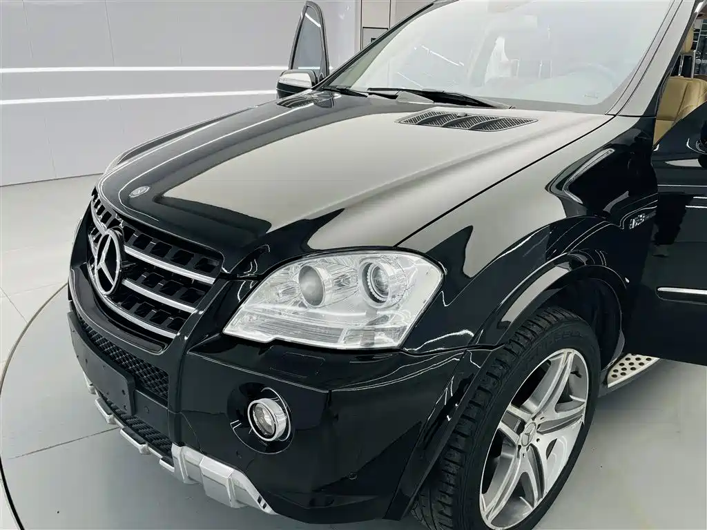 Mercedes-Benz M-Class AMG 2011 AMG ML 63 фото 25