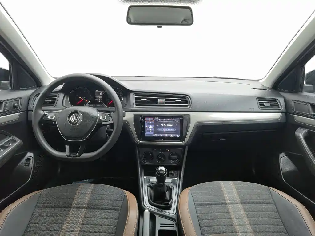 Photo 5 - Volkswagen Lavida