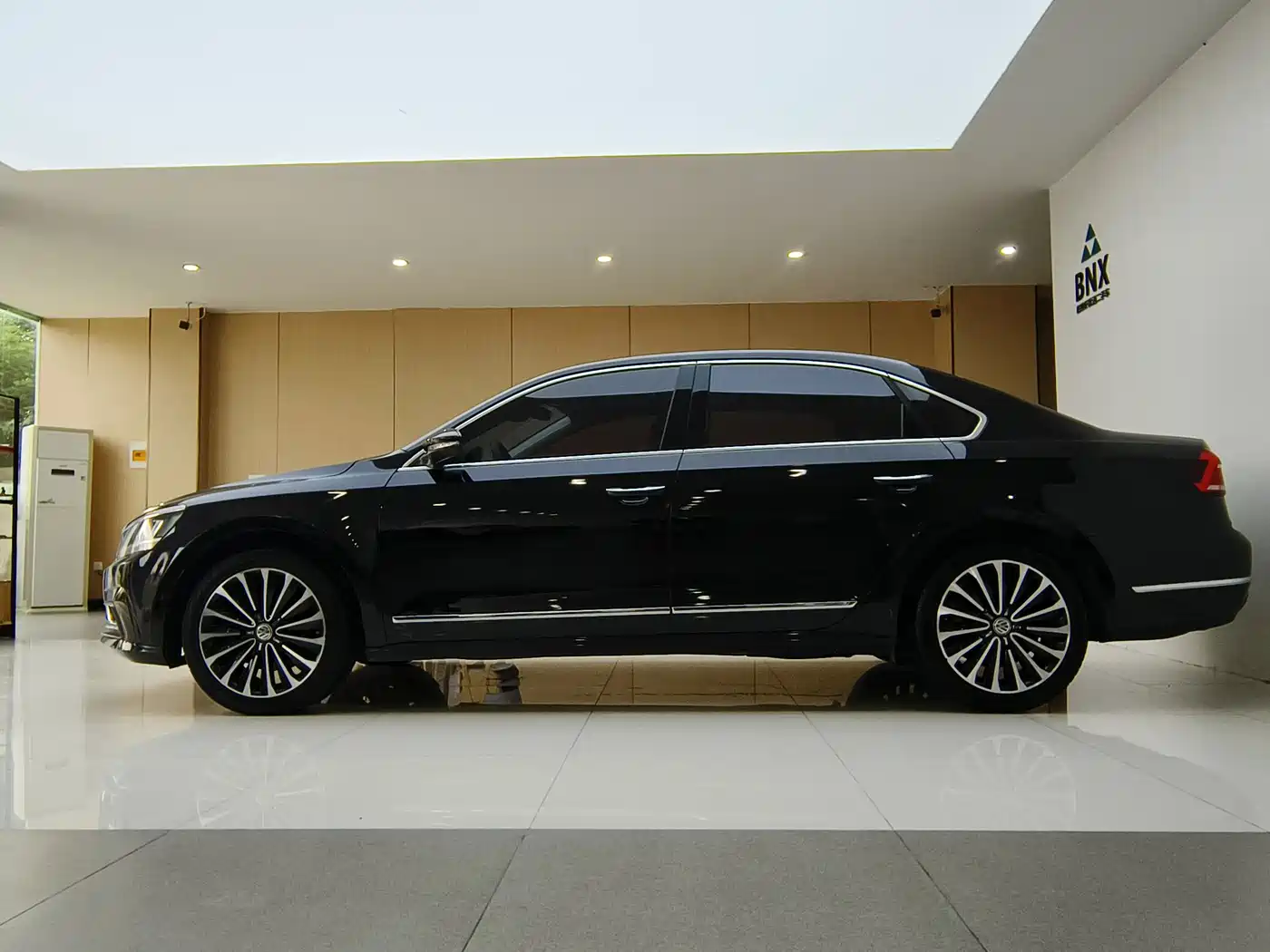 Фото 4 - Volkswagen Passat