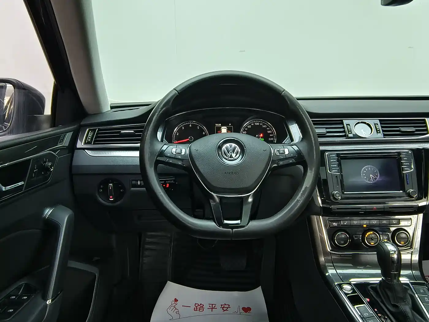 Фото 7 - Volkswagen Passat