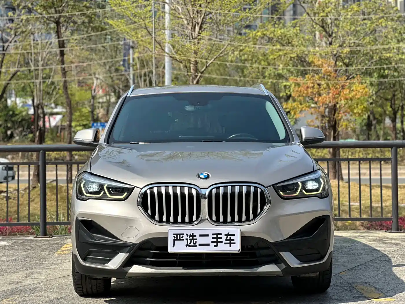 BMW X1 2022 sDrive20Li Fashion фото 2