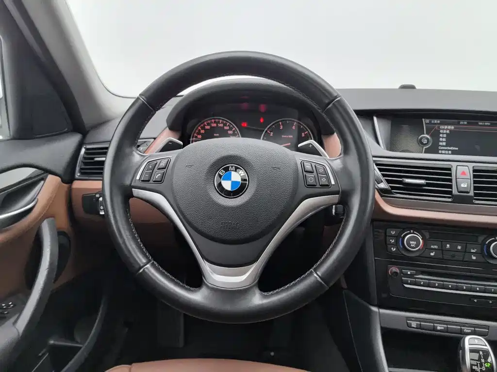Фото 11 - BMW X1