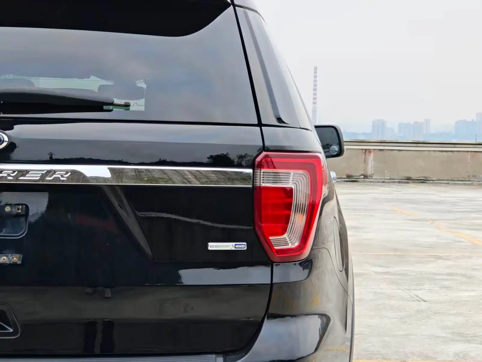 Фото 21 - Ford Explorer (Import)
