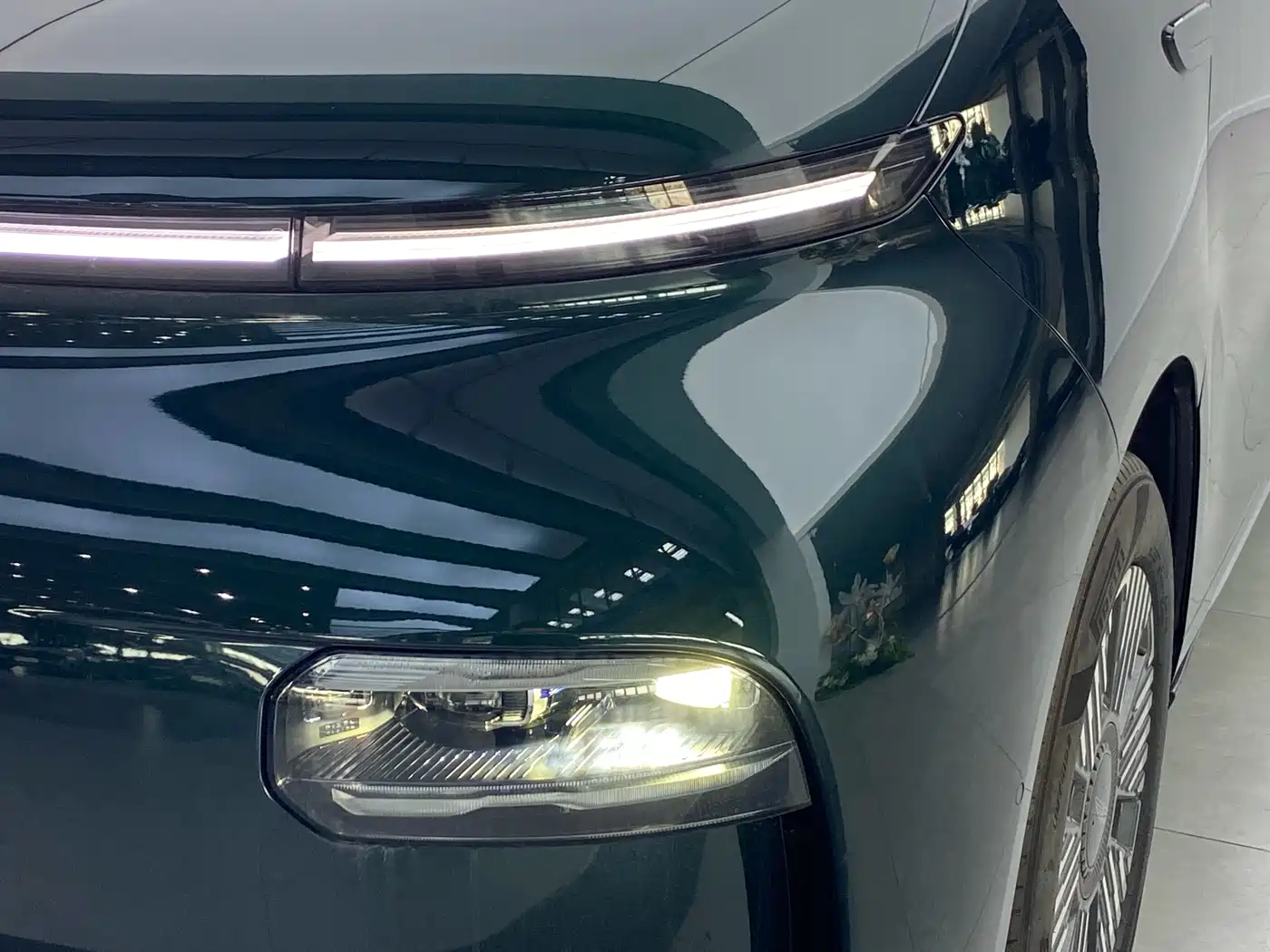 GEELY GALAXY WING TRUE L380