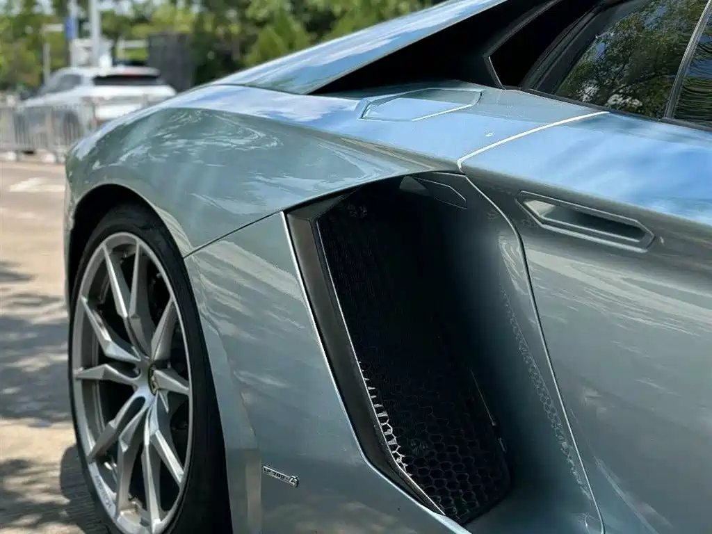 Lamborghini Aventador 2011 LP 700-4 фото 4