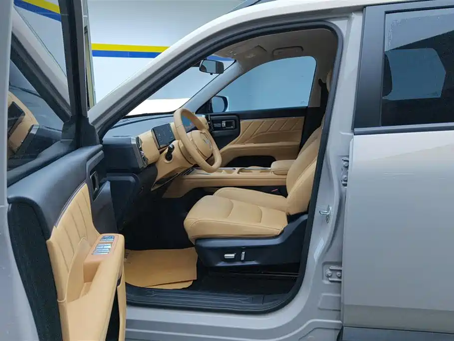 Wuling Motors Starlight 560 NEV 2026 2025 Model Plug-in Hybrid Version 5-seater