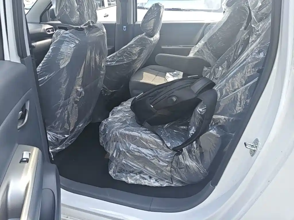 Wuling Motors Wuling Hongguang New Energy 2026 2025 Extended-Range Hybrid 50KM Comfort Version