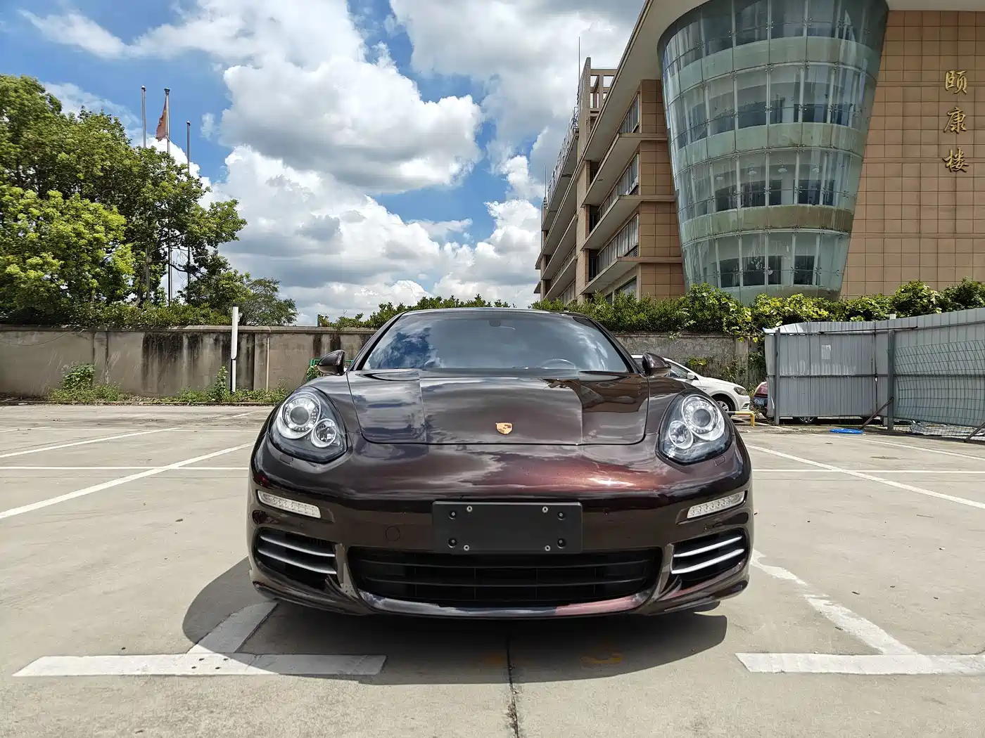 Фото 2 - Porsche Panamera