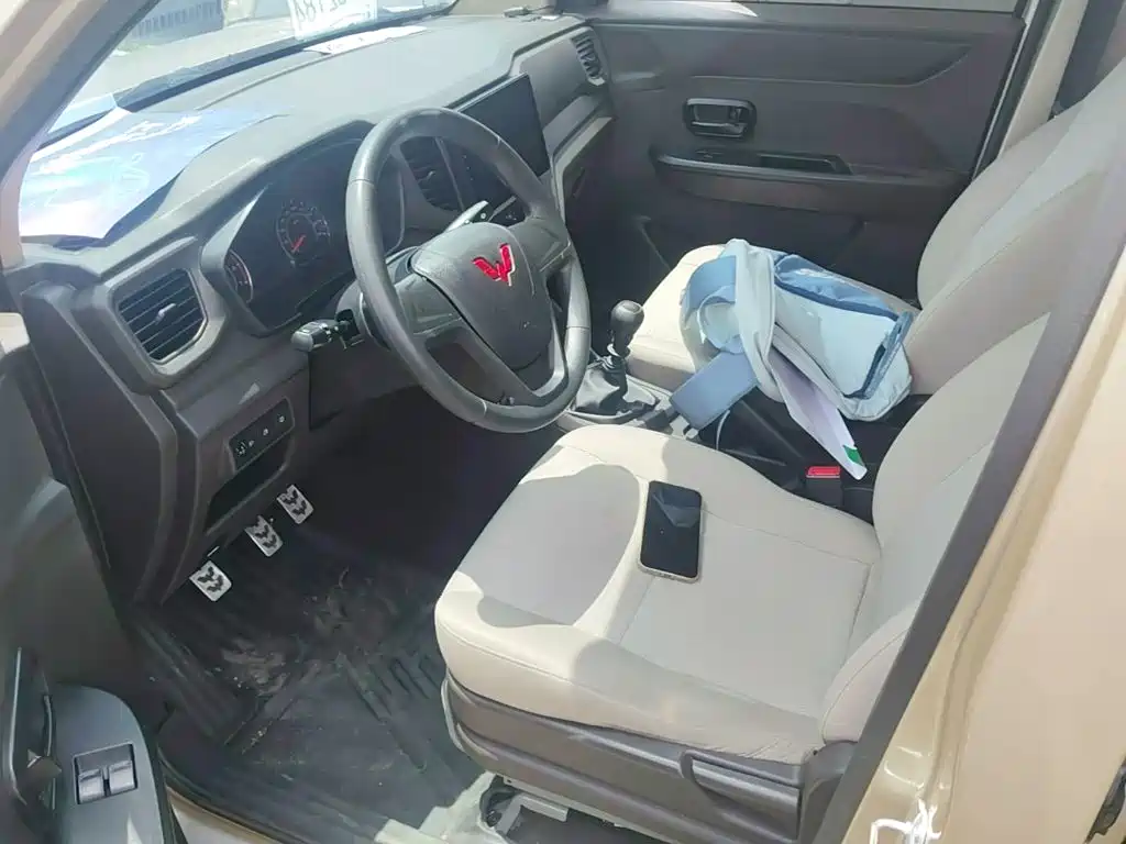 Wuling Motors Wuling Hongguang V 2024 2022 1.5L Dynamic Edition Hydraulic Power Steering LAR