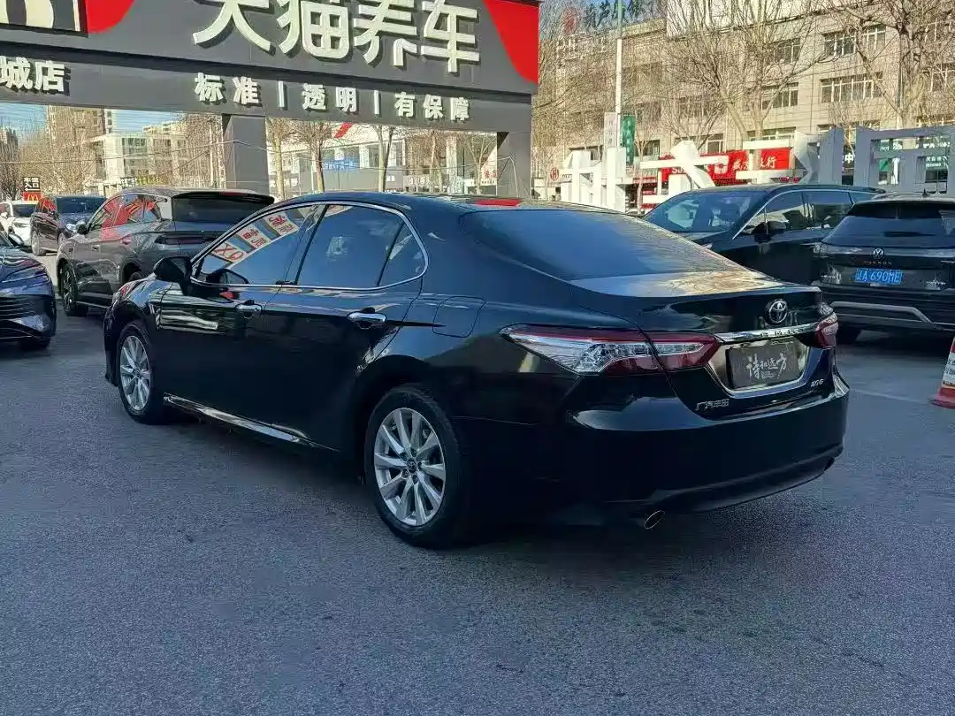 Фото 7 - Toyota Camry