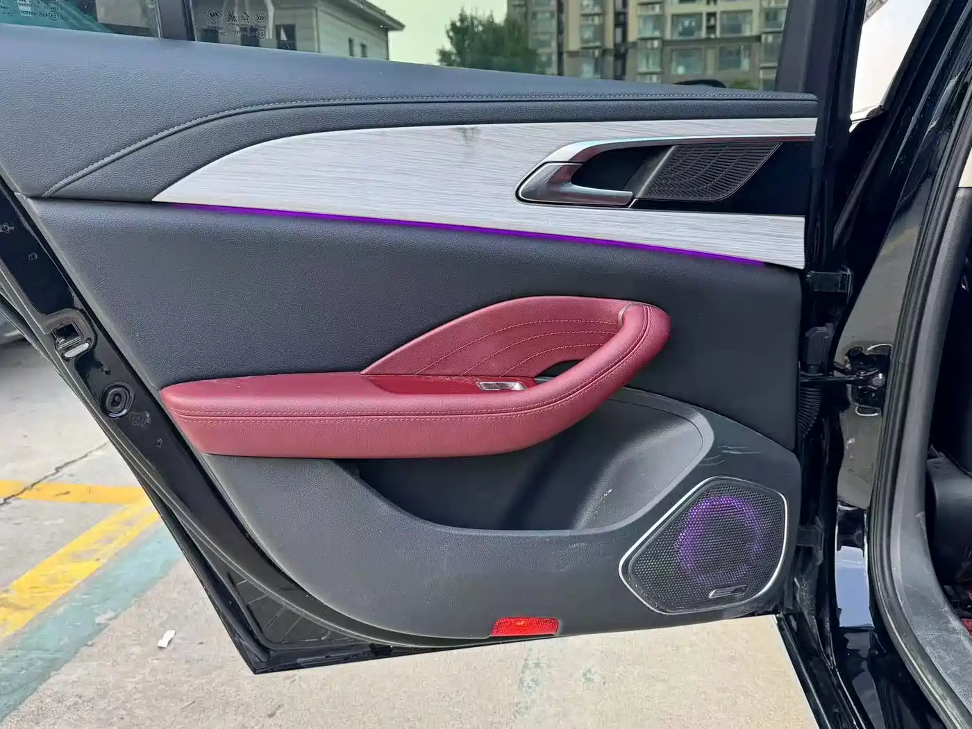Фото 9 - Hongqi H5