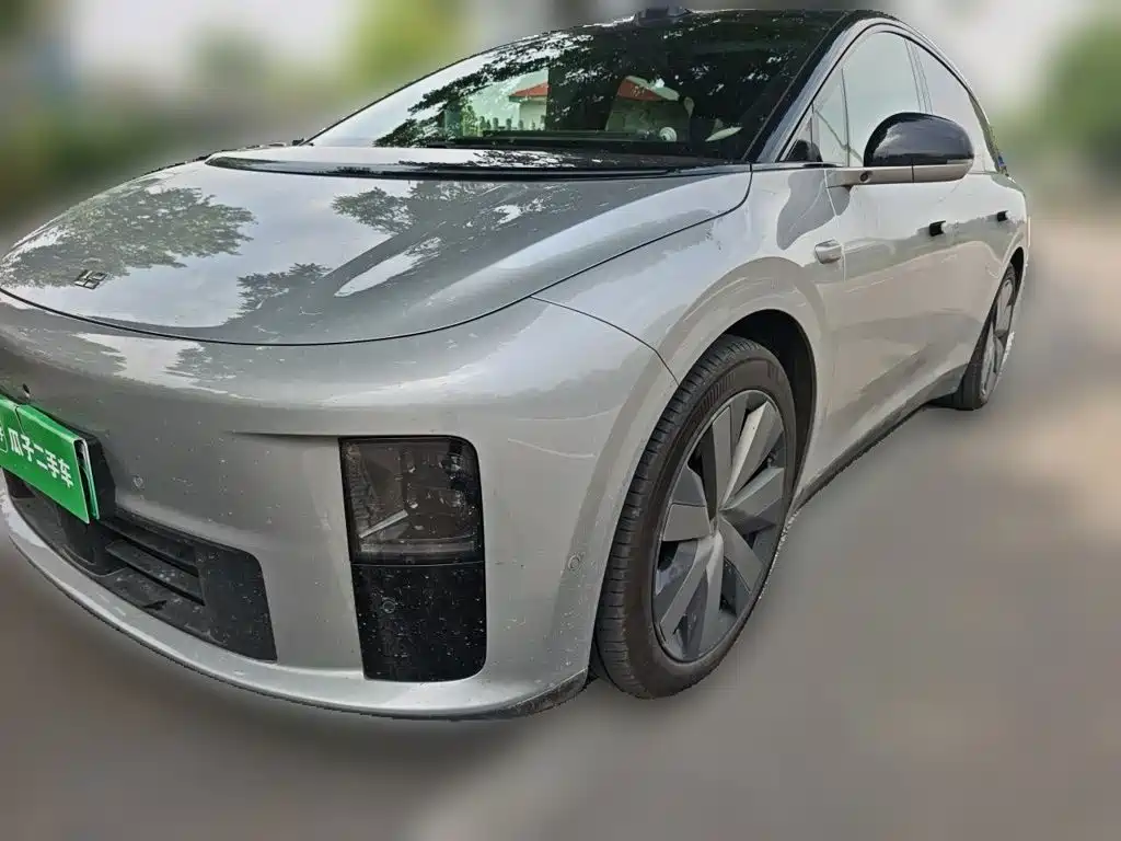 Li Auto i6 2026 2025 4WD Base Model