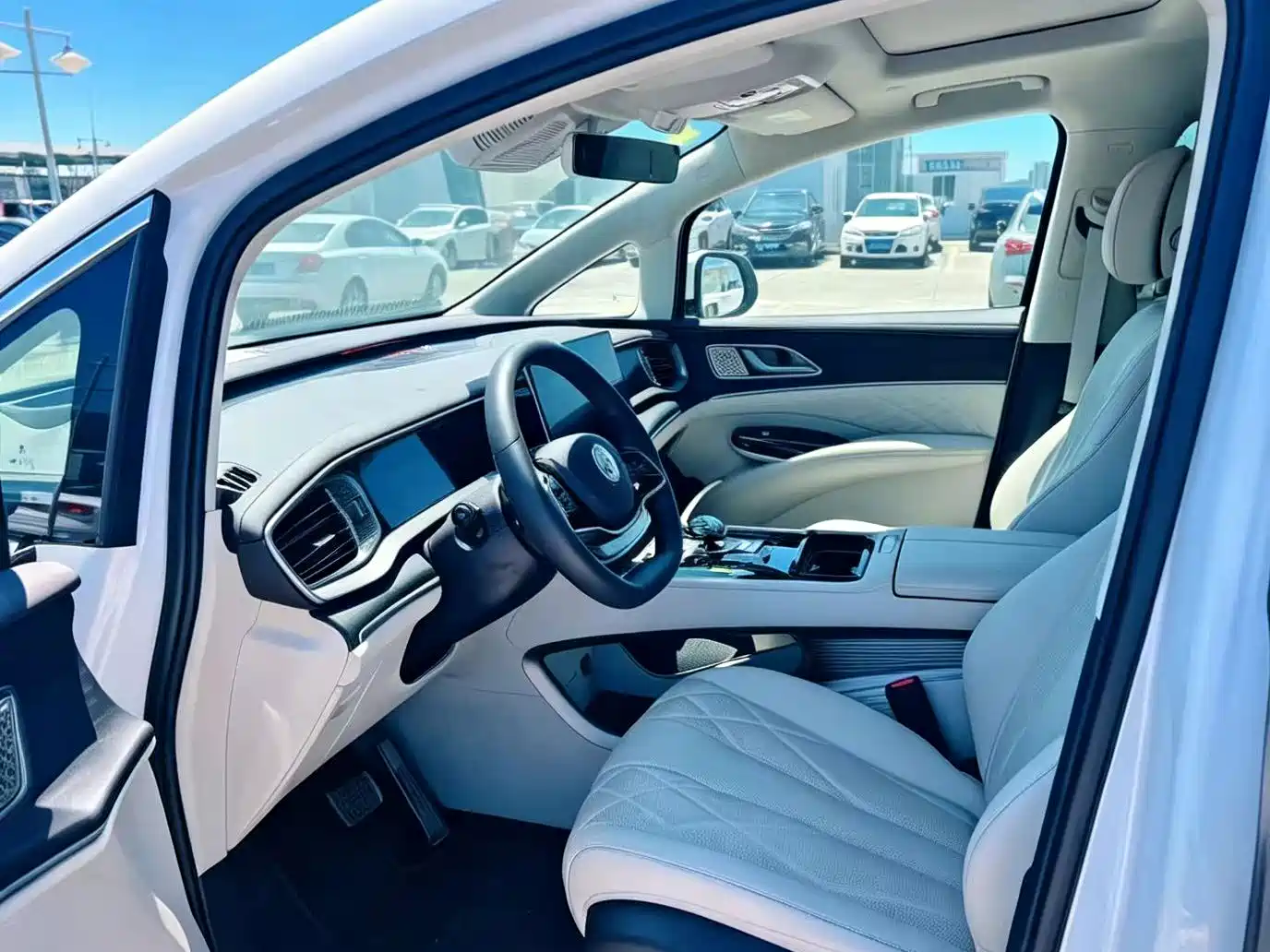 Denza D9 2025 2025 Model DM-i Smart Drive Edition 1020 AWD Flagship