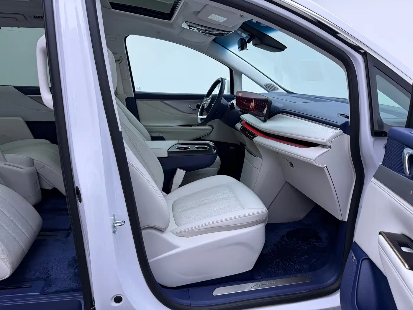 Buick GL8 New Energy 2024 2024 Land Honor Luxury Edition 6-Seater