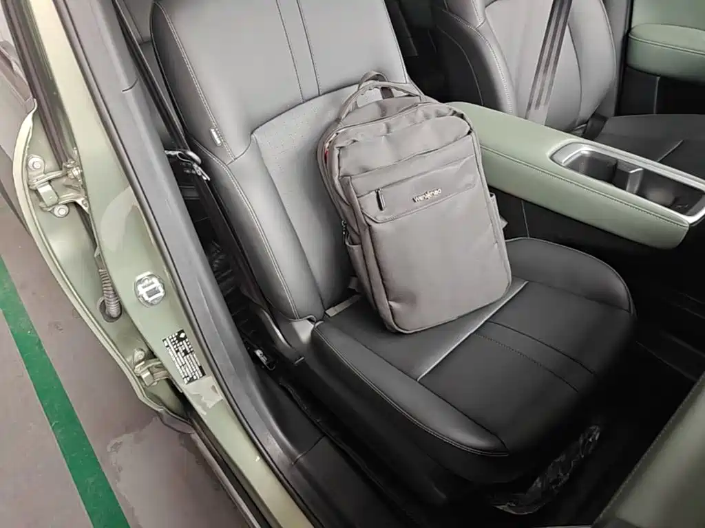 Baojun Yueye Plus 2024 2024 Smart Premium 4-Seater