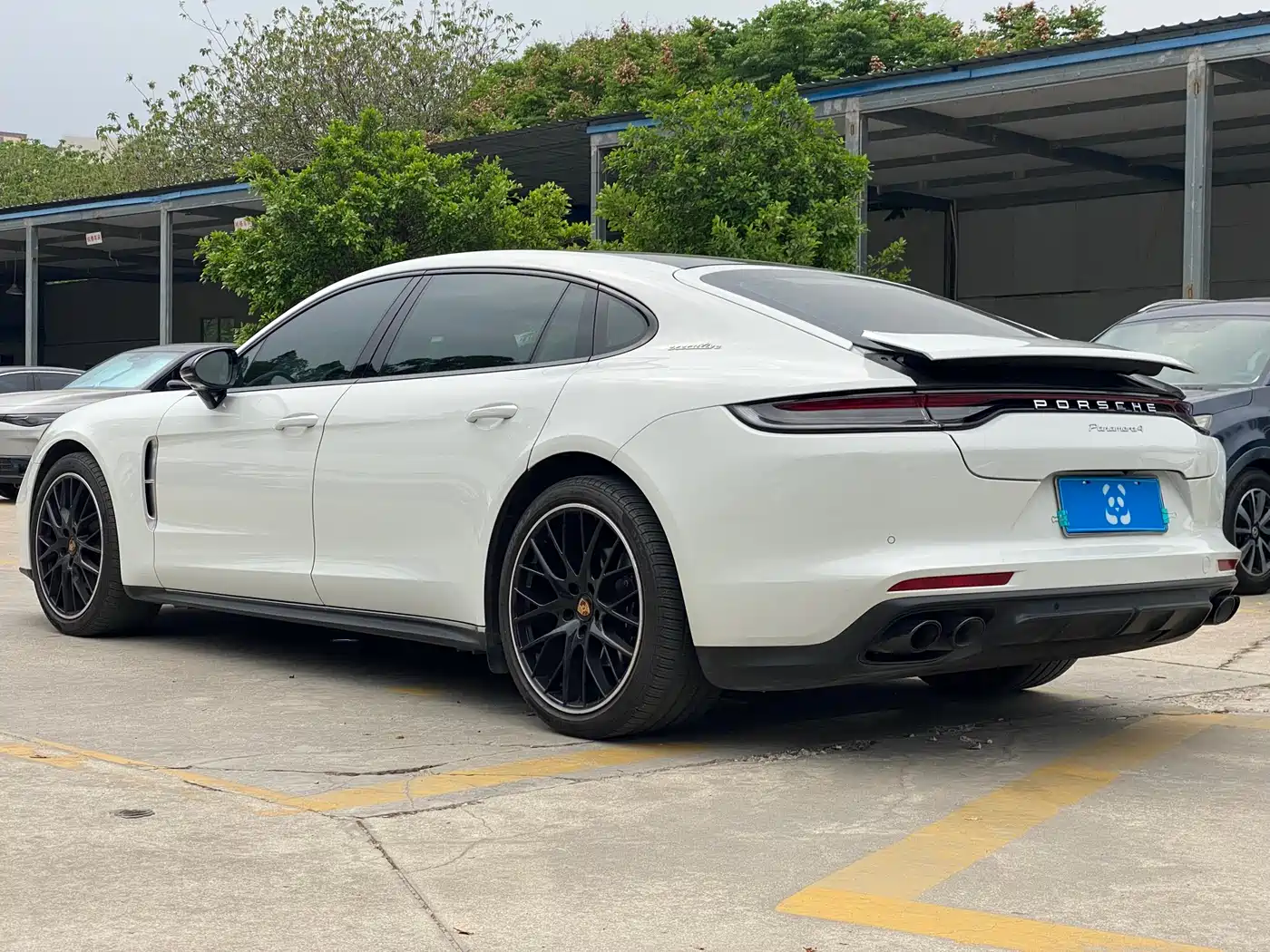 PORSCHE PANAMERA