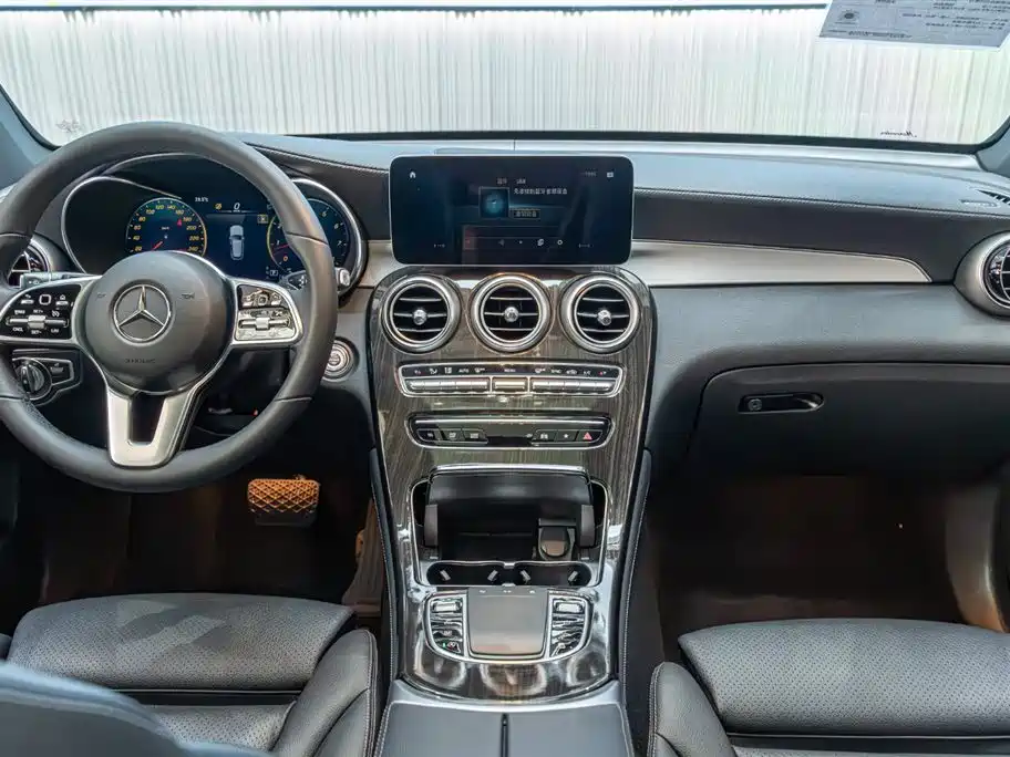 Mercedes-Benz GLC 2021 GLC 260 L 4MATIC Sporty фото 10