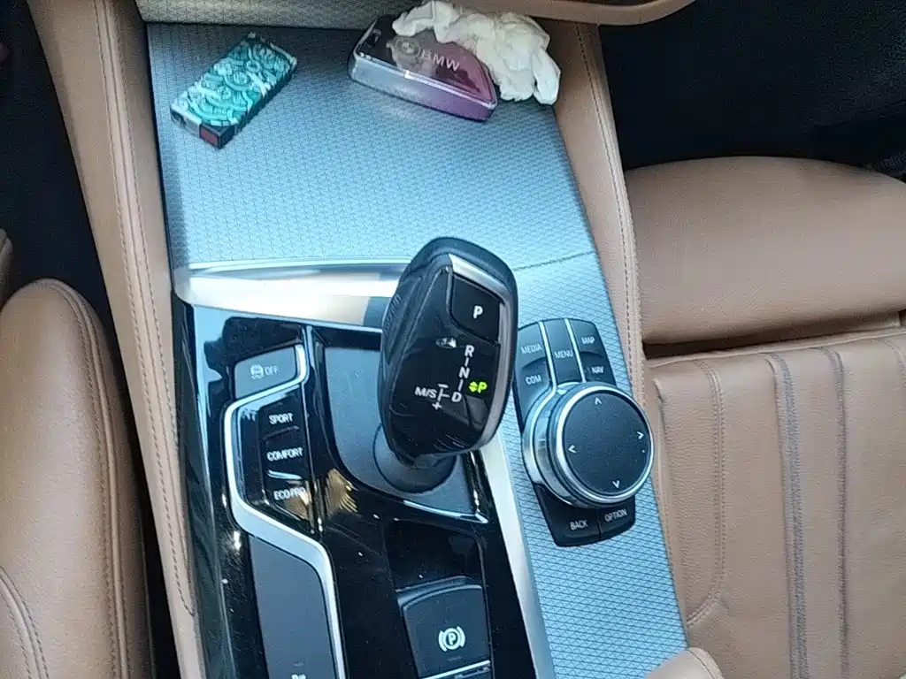Photo 14 - BMW 5 Series (Import)
