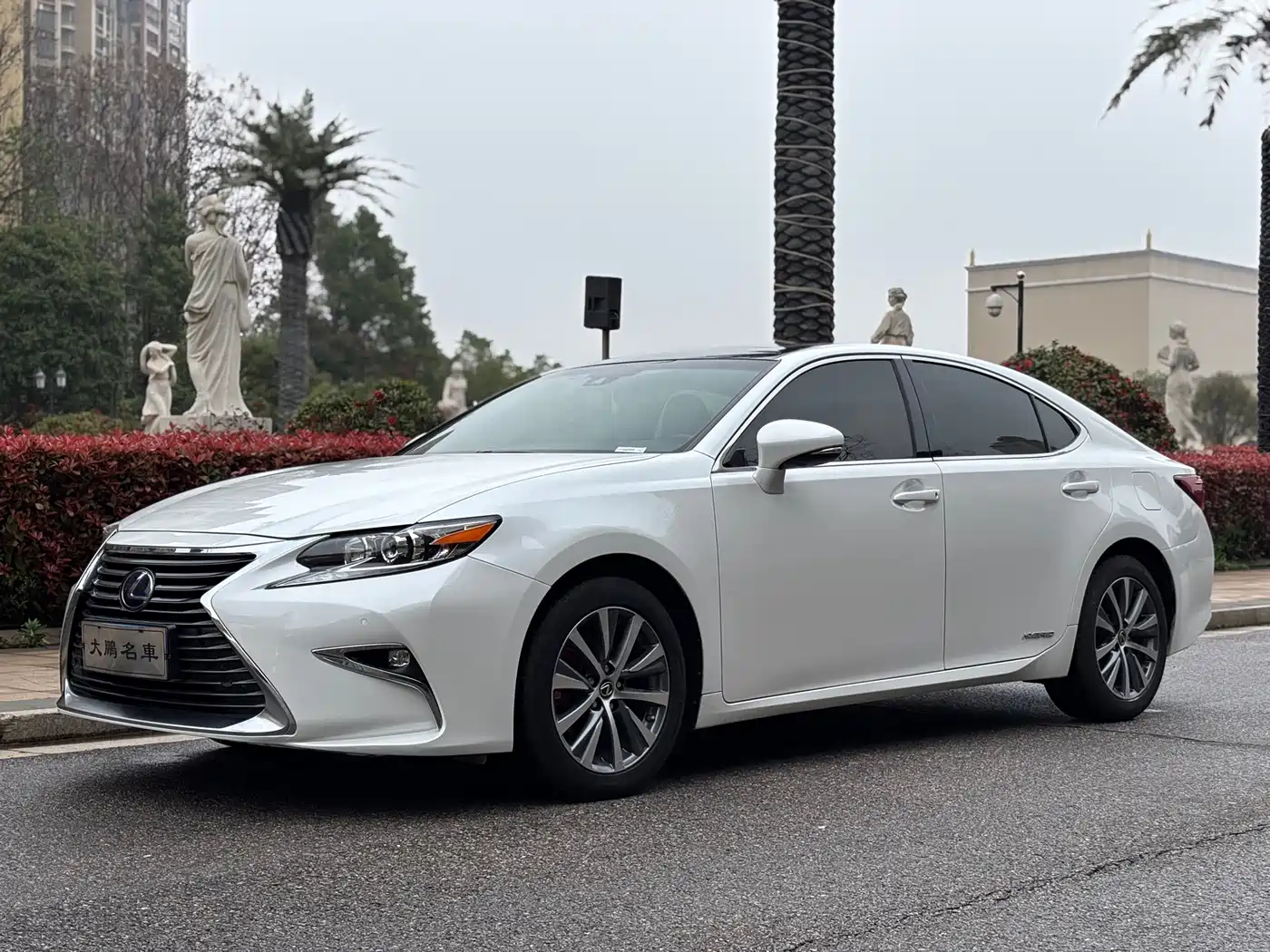 Lexus ES 2015 300h Comfort Edition