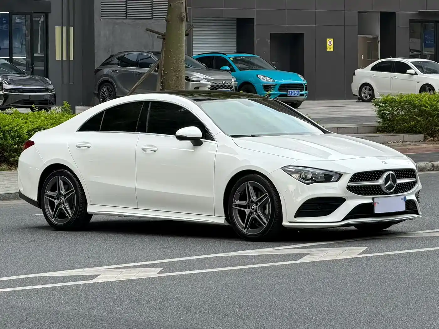 MERCEDES-BENZ CLA