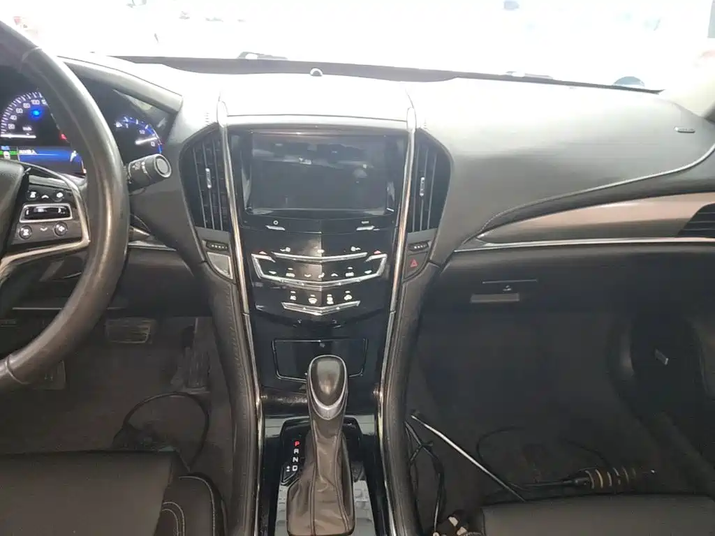 صورة 13 - Cadillac ATS-L