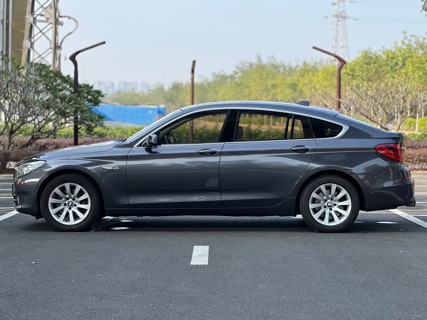 BMW 5 Series GT 2013 535i Elegance фото 3