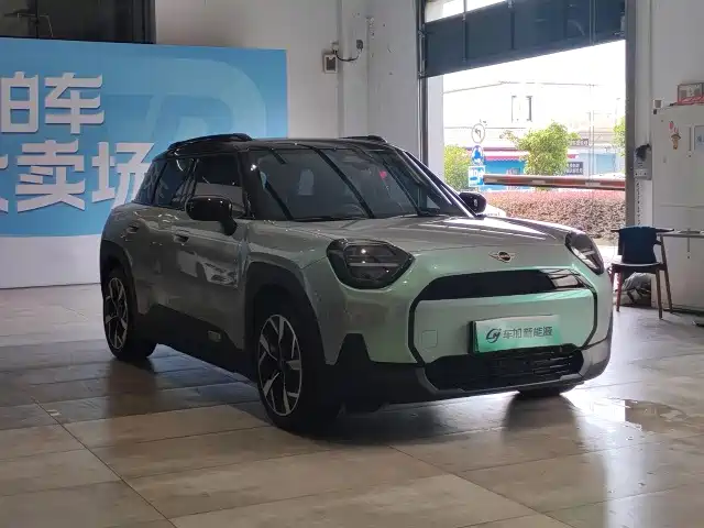 2025 MINI Electric MINI ACEMAN
