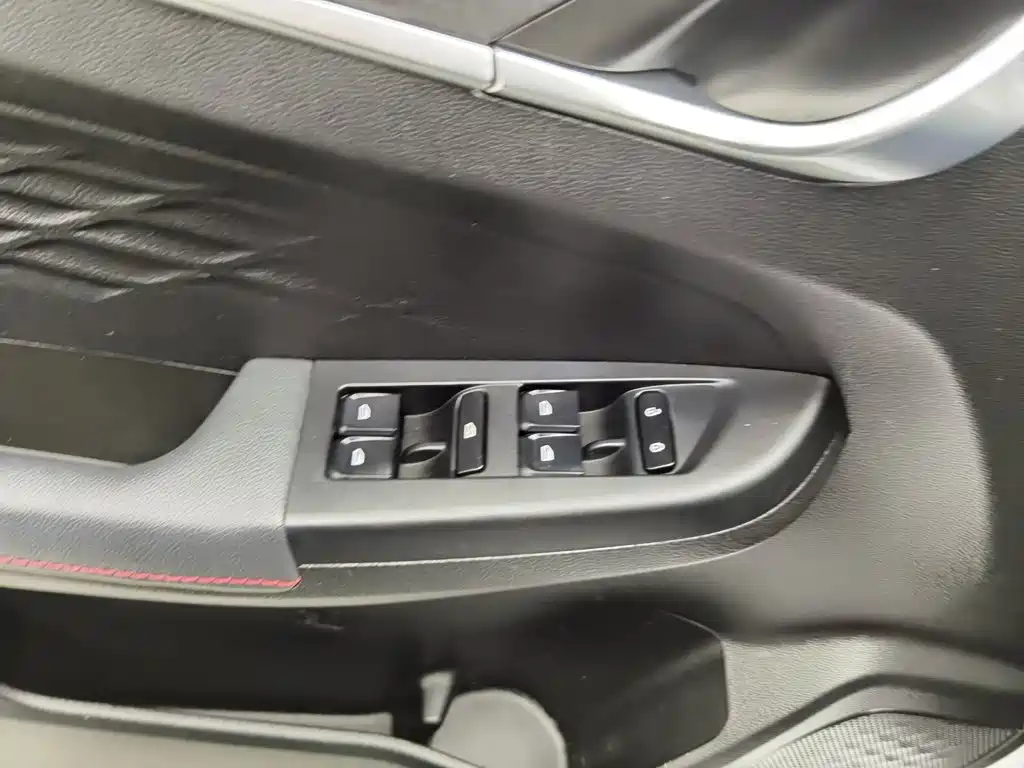 Photo 9 - Geely Vision X3