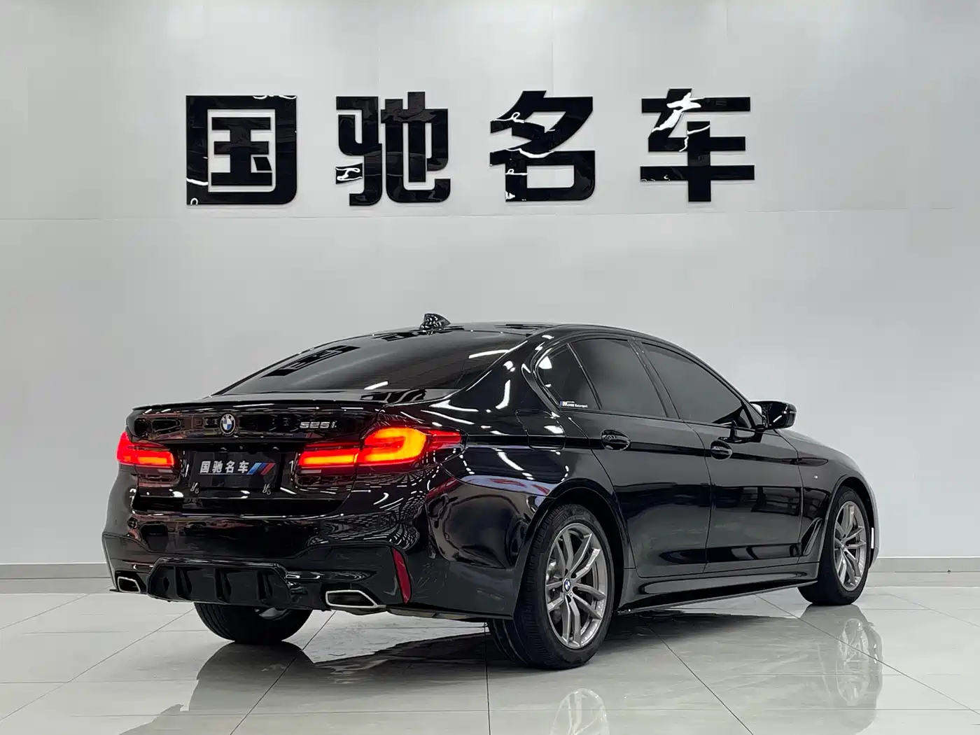 BMW 5 Series (Import) 2020 Model 525i M Sport Package фото 5