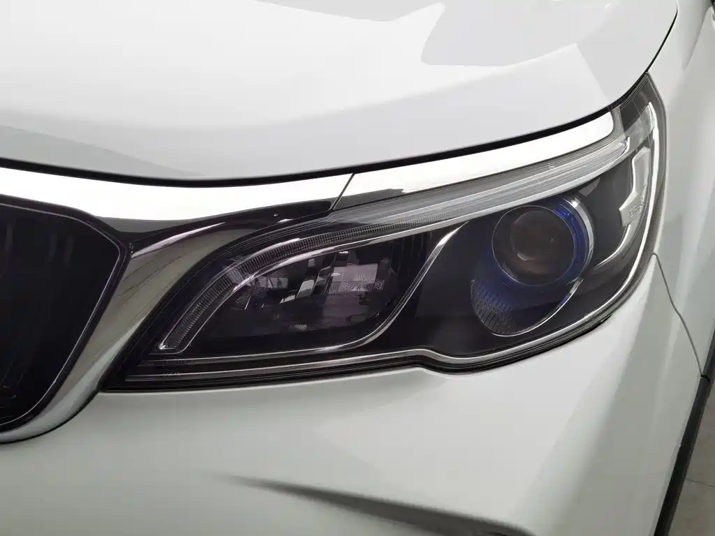 Photo 7 - Geely Vision X3