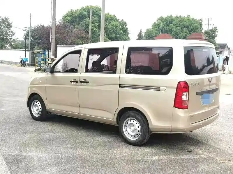 Wuling Motors Wuling Rongguang V 2017 2016 1.5L Standard