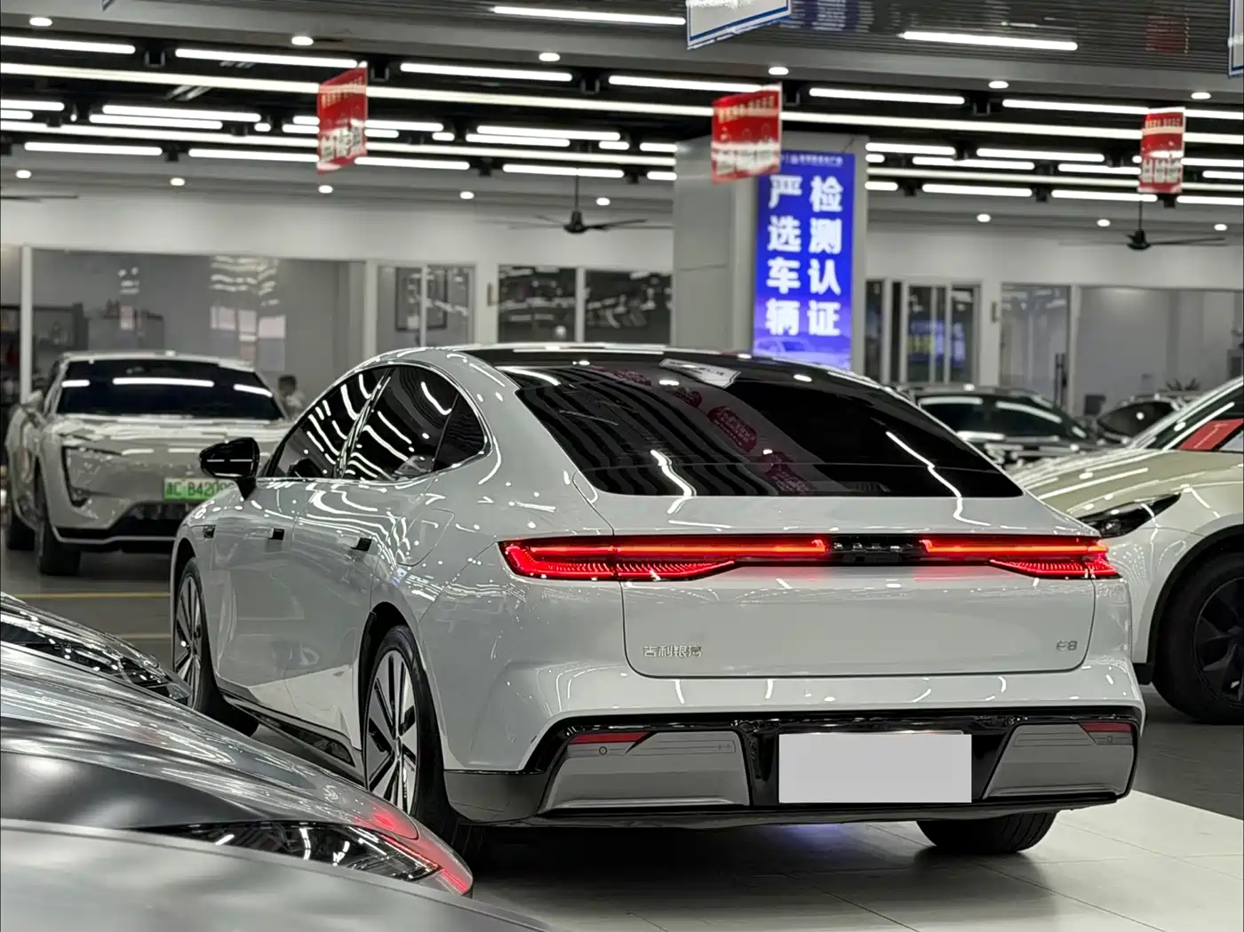 Geely Galaxy Galaxy E8 2024 2024 550km RWD MAX