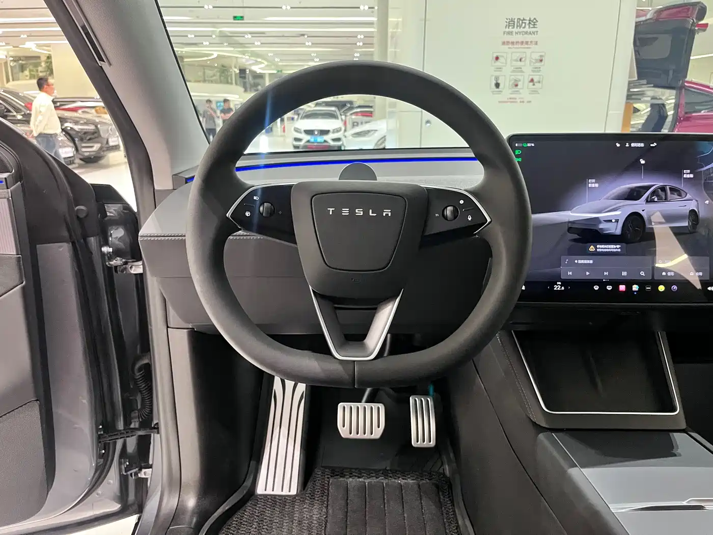 TESLA MODEL Y