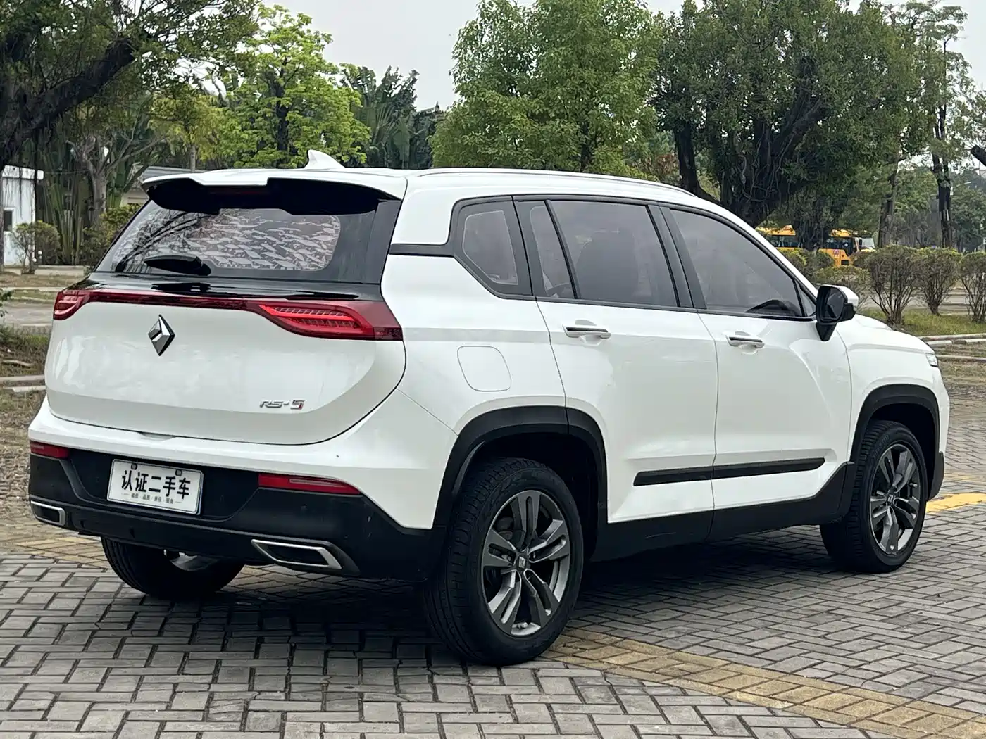 Baojun RS-5 2019 2019 1.5T CVT Intelligent Driving Luxury Edition China V