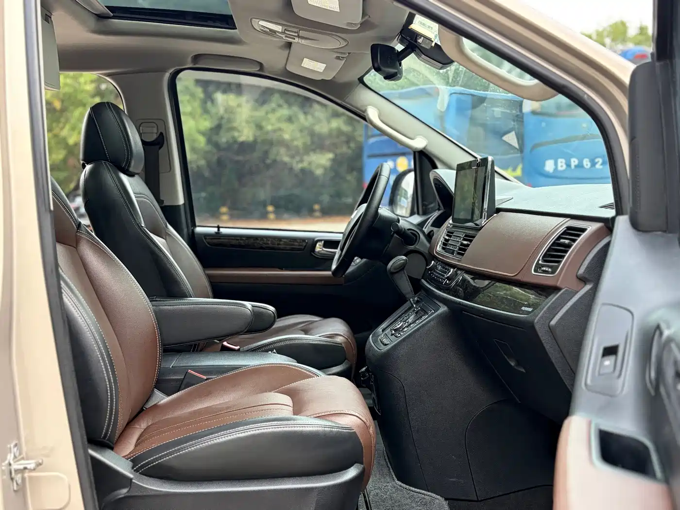 SAIC Maxus Maxus G10 2017 2016 2.0T Automatic Executive Edition