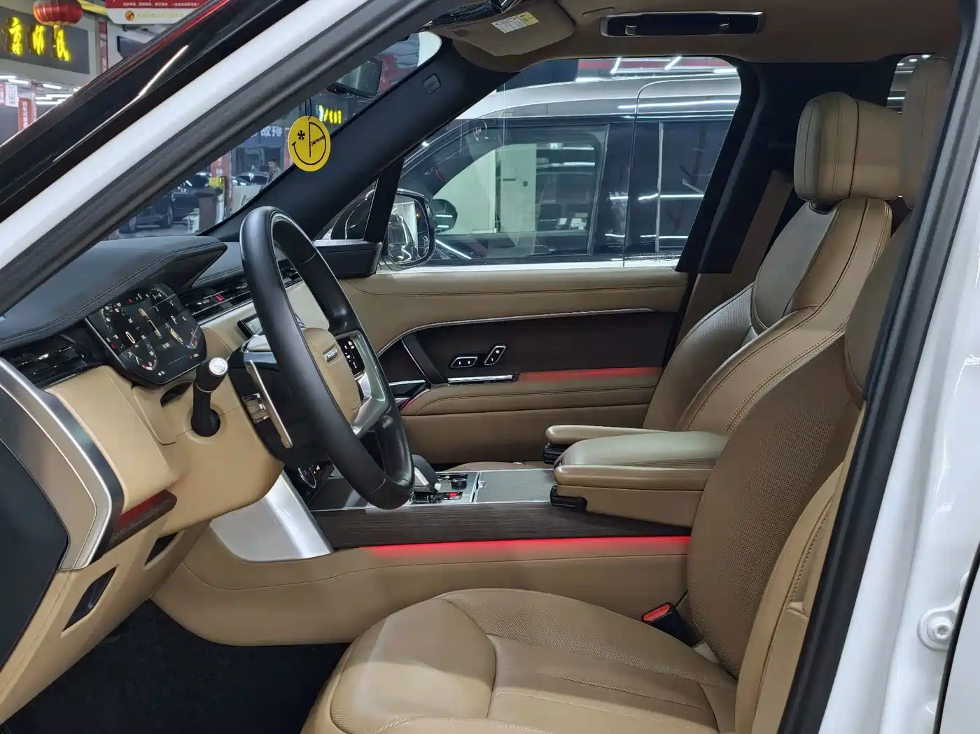 Land Rover Range Rover 2023 2023 3.0 L6 400PS Golden Age 7-Seater Long Wheelbase