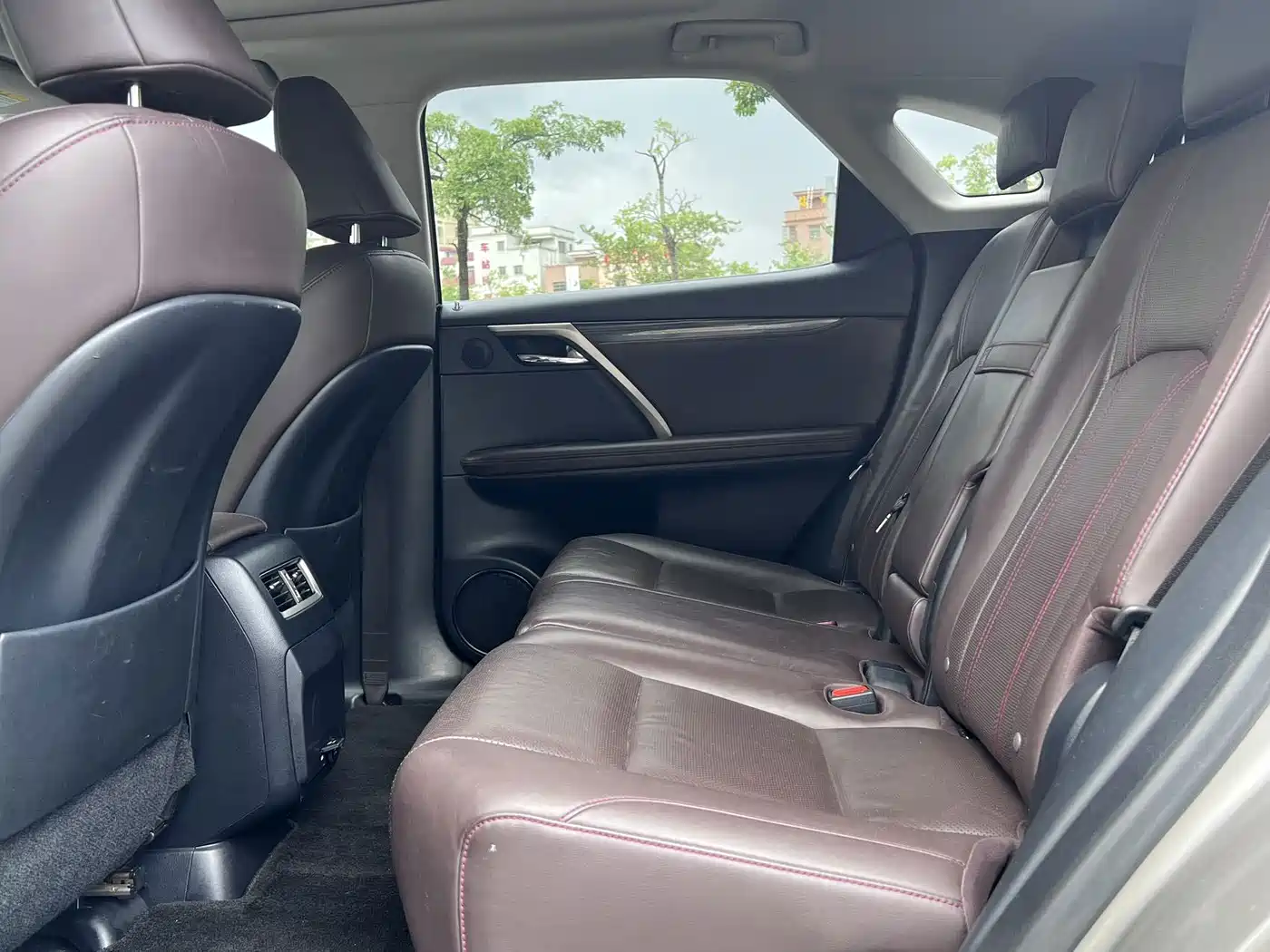Photo 4 - Lexus RX