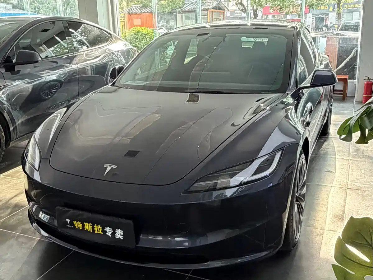 Tesla Model 3 2023