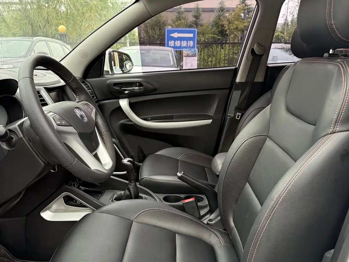 Фото 4 - Changan CS35