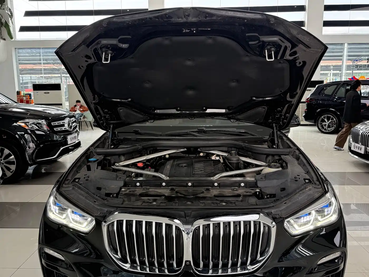 BMW X5 (Import) 2019 xDrive40i Exclusive M Sport Package фото 16