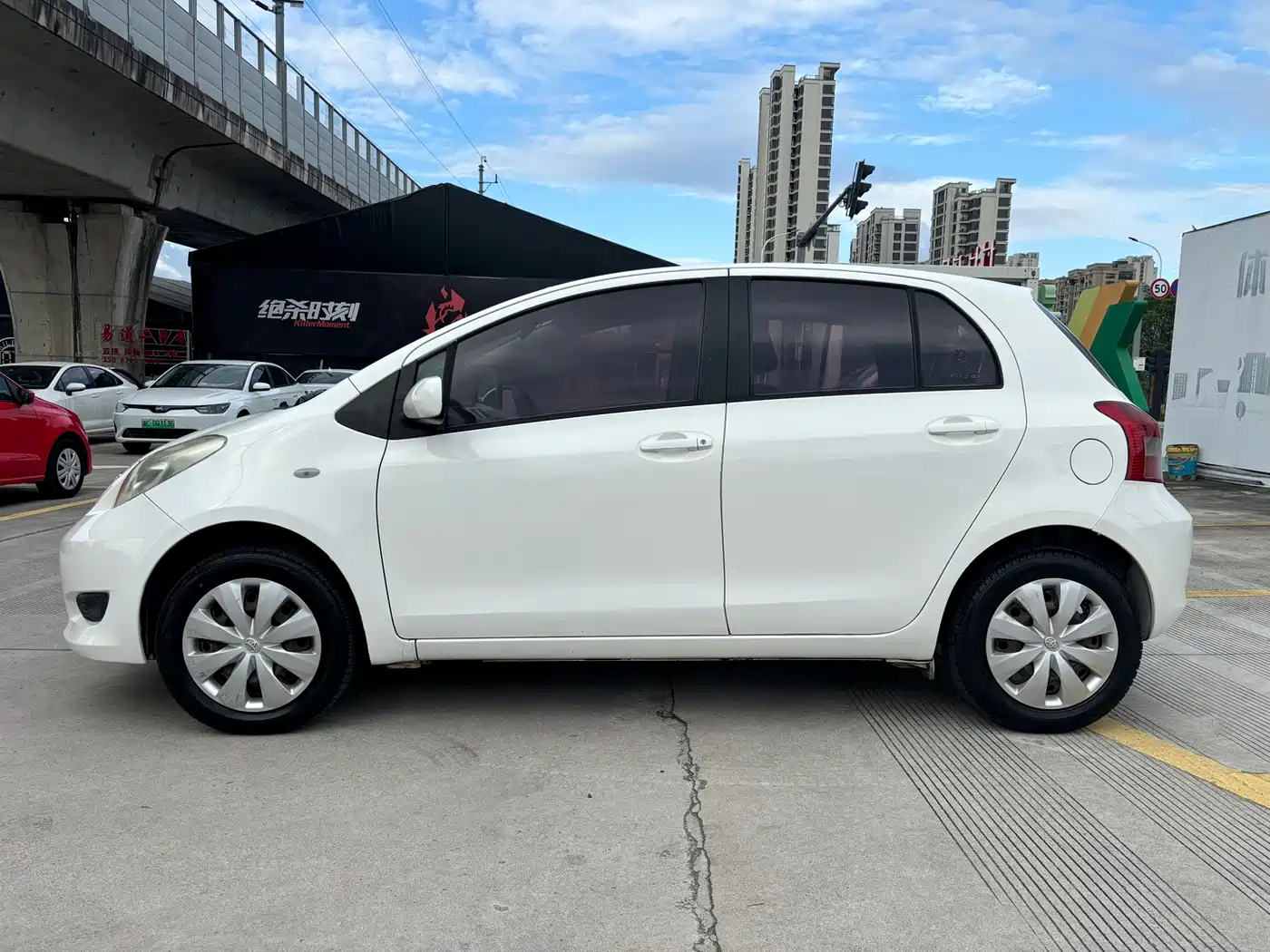 Toyota Yaris 2011 1.6E Auto Charm Edition фото 3