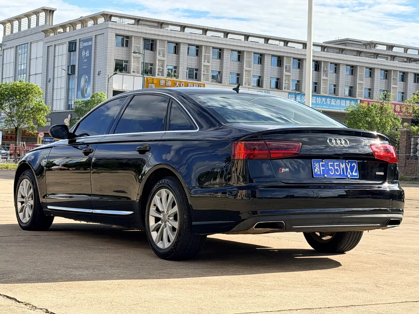 Фото 3 - Audi A6L