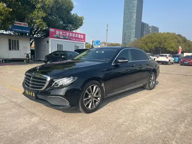 MERCEDES-BENZ E CLASS