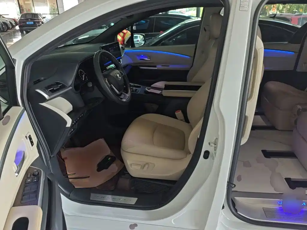 Toyota Granvia 2024 2023 2.5L Hybrid Prestige PLUS Edition