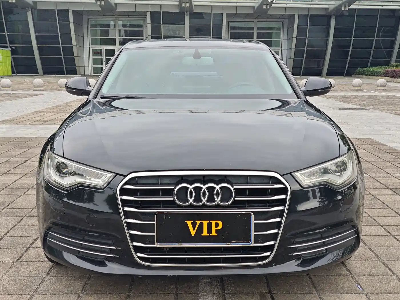 Фото 2 - Audi A6L