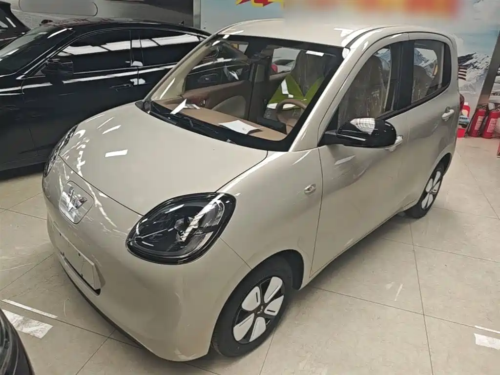 Wuling Motors Hongguang MINIEV 2025 4-Door Premium Edition