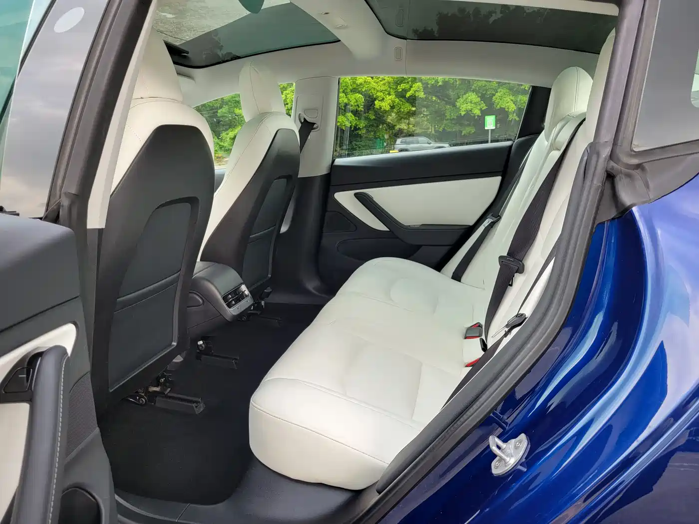 TESLA MODEL 3 (IMPORTED)